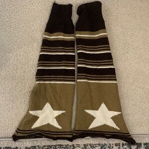Star Stripe Knee-High Knit Leg Warmers in Olive & Brown